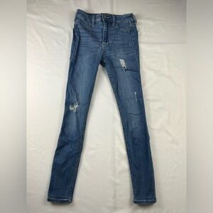 Hollister - Women’s Jeans - Skinny Leg - Size 0 - W24 L 26 - Distressed